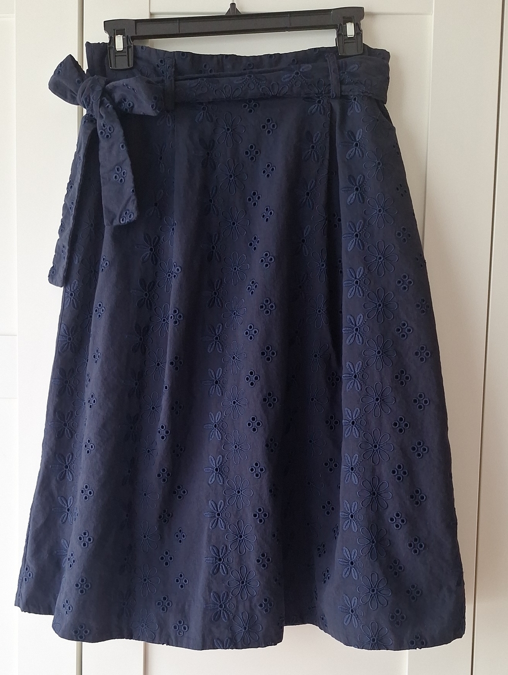 Ann Taylor Navy Cotton Floral Eyelet Tie